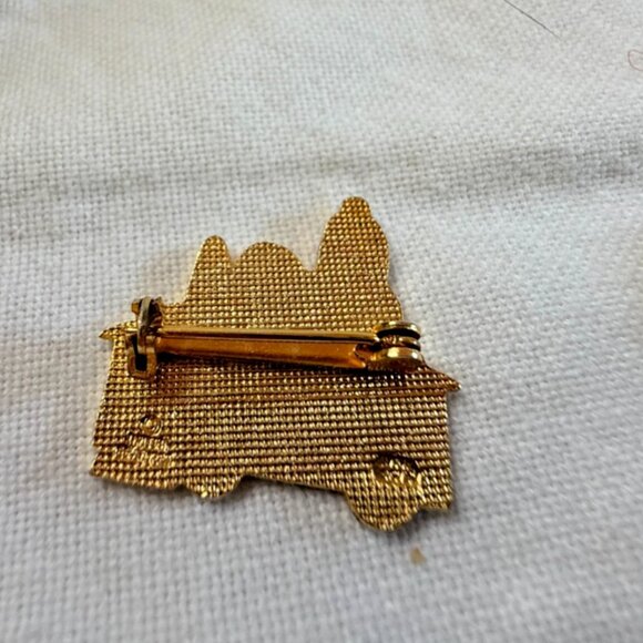 Vintage Peanuts Snoopy Collectible Enamel Lapel Pin San Francisco trolley 1" - Picture 3 of 3